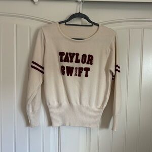 Taylor Swift Collegiate Varsity Crewneck Sweater white red / burgundy size XS